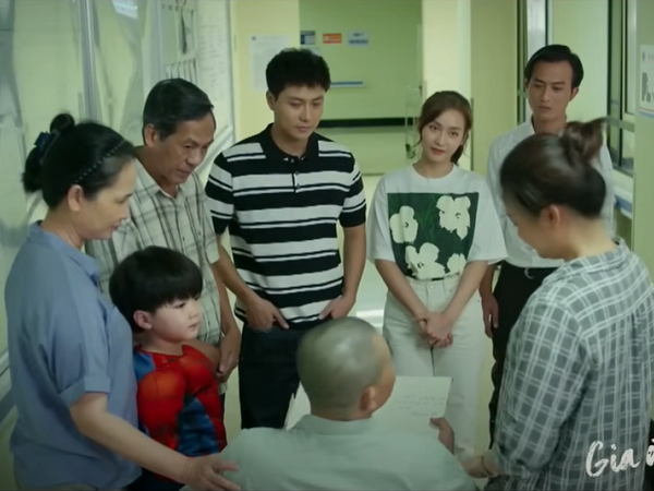 Gia đình mình vui bất thình lình tập 53: Công đọc lời nhắn của cả nhà trước khi vào phòng phẫu thuật, xúc động nhất là những bày tỏ của Phương