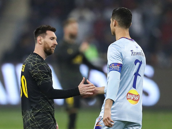 Ronaldo: 'Cuộc ganh đua đã hết, ai yêu tôi không cần ghét Messi'