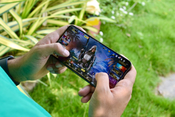 Người dùng lo ngại Samsung sẽ 'tự hủy' nếu quay trở lại với một công nghệ cũ