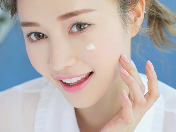 Làm gì để có làn da đẹp, căng mọng vào mùa thu?