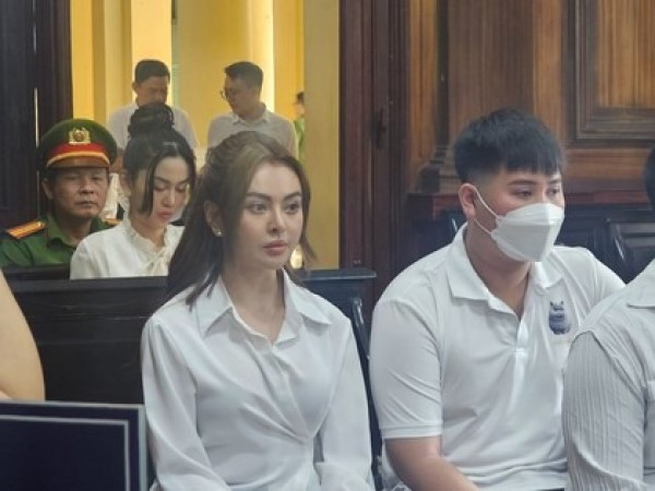 Toà cho Trang Nemo 15 phút để liên hệ luật sư, không thì...tự bào chữa