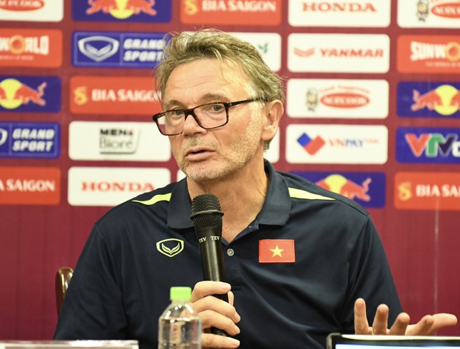 Giành vé vào VCK U23 châu Á, HLV Troussier tuyên bố có 10-15 cầu thủ U23 đủ khả năng chơi cho ĐQTG