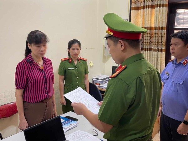 Cao Bằng: Khởi tố 2 cán bộ phường liên quan vụ sạt lở kè làm 3 người tử vong