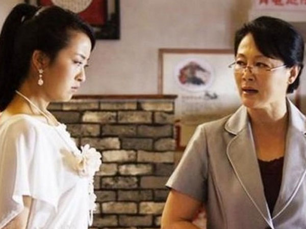 Nhờ mẹ chồng đưa đón cháu đi học, điều kiện bà đưa ra khiến con dâu 'đứng hình'