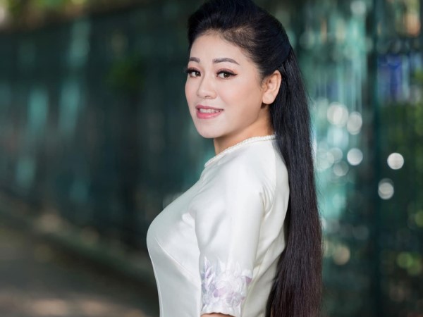 Ca sĩ Anh Thơ tuổi 47: Làm mẹ đơn thân, đủ tiền mua biệt thự vẫn ở chung cư vì con