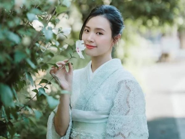Midu từng bị bạn học chê từ nhan sắc đến cái tên khiến cô bật khóc