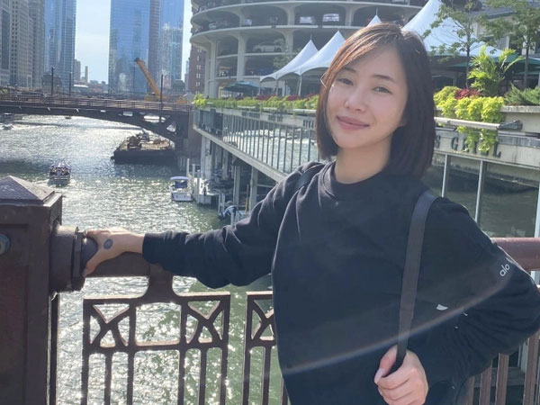 Hương Tràm về Việt Nam sau 4 năm định cư tại Mỹ