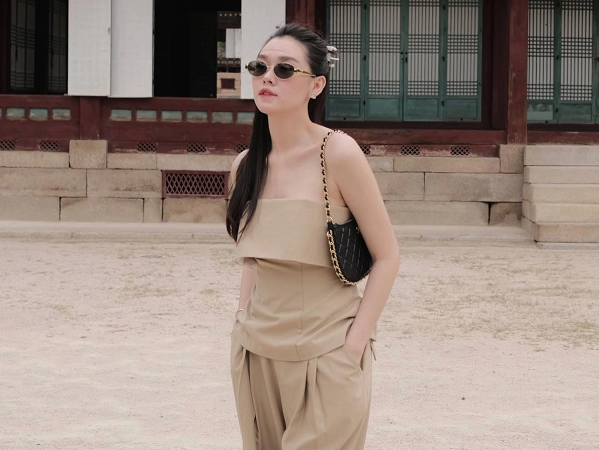 Diện trang phục màu trung tính trẻ trung, sang xịn mịn như Á hậu Tường San