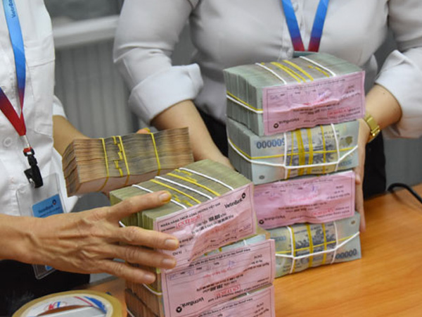 Tìm thuốc chữa bệnh 'ngân hàng thừa tiền'
