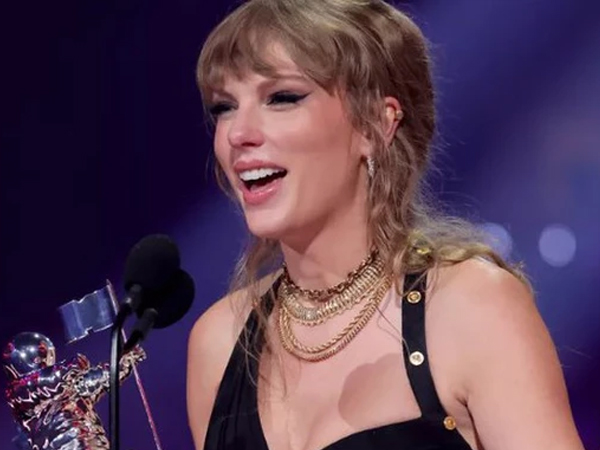 Kết quả VMAs 2023: Taylor Swift lập kỷ lục ôm 9 cúp trong đêm, BLACKPINK bị đàn em vượt mặt vẫn làm nên lịch sử