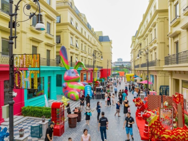 Phố đi bộ đậm chất châu Âu giữa lòng Hà Nội: Địa điểm check-in mới toanh cho giới trẻ
