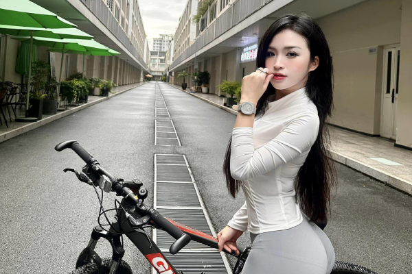Diện đồ gym bó sát, hot girl Đồng Nai khiến ai cũng không thể rời mắt