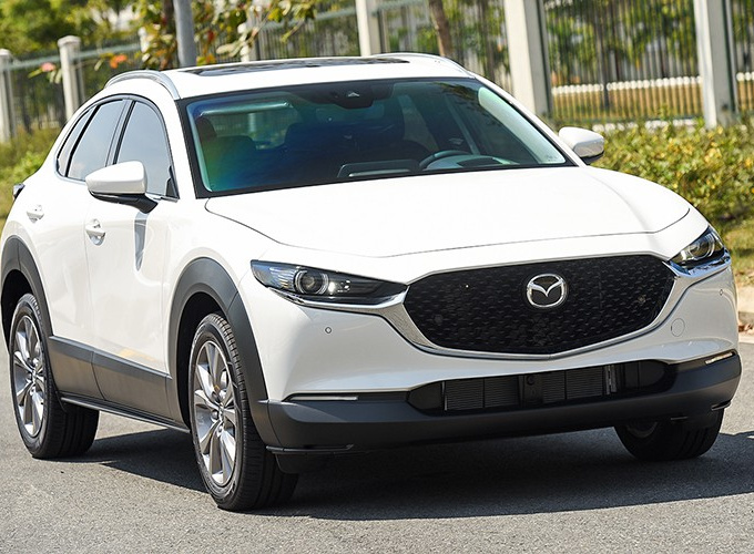 Mazda CX-30 tại Việt Nam giảm 'sập sàn', rẻ hơn Toyota Corolla Cross