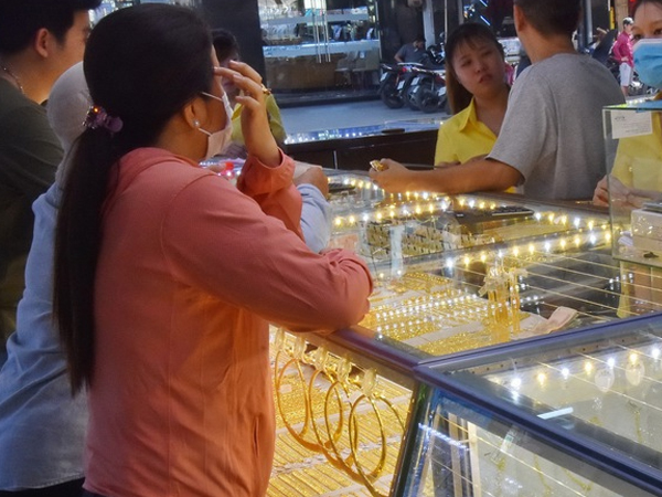 Giá vàng hôm nay 16-9: Tăng tiếp