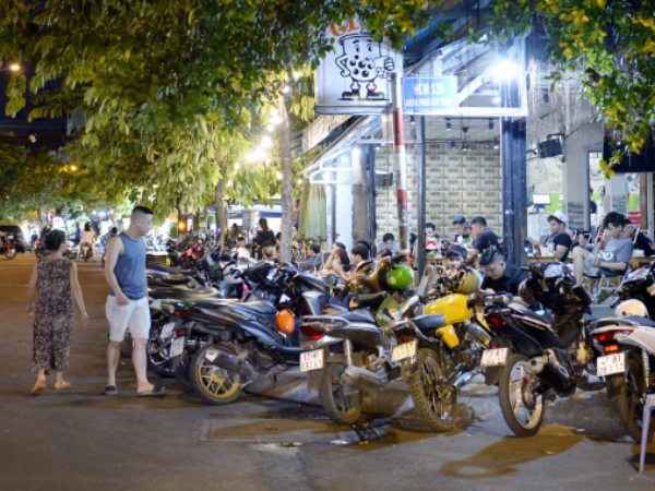 TP.HCM sẽ thu phí sử dụng vỉa hè, lòng đường từ đầu năm 2024