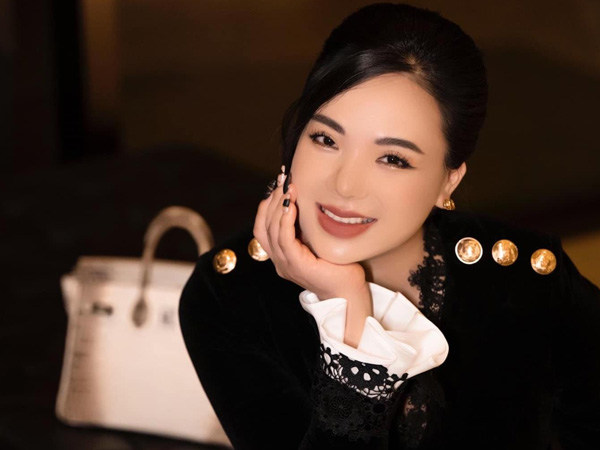 Nữ đại gia hiếm hoi sở hữu Roll Royce 60 tỷ tại Việt Nam: Làm chủ đế chế kinh doanh 'không phải dạng vừa', là tay chơi đồ hiệu 'khét tiếng' gần xa