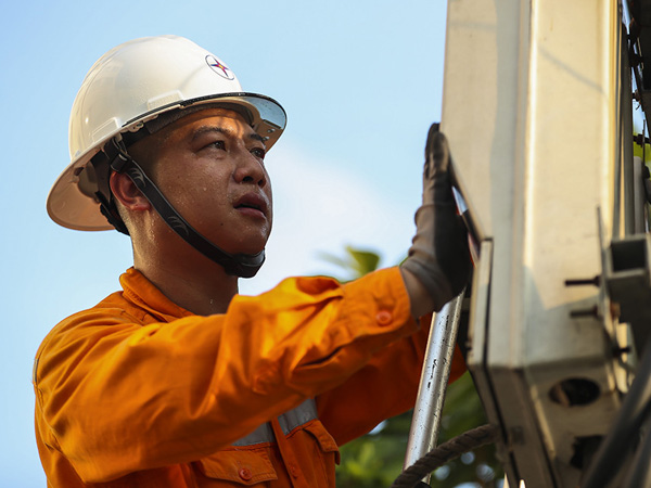 Giá điện tăng, EVN vẫn báo lỗ hơn 28.700 tỷ đồng