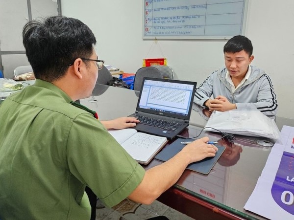 Giả danh nhân viên ngân hàng chiếm đoạt hơn 8 tỷ đồng