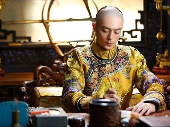 Sống kỷ luật như Càn Long đế: Sáng dậy lúc 4 giờ, ngày chỉ ăn đúng 2 bữa, thị tẩm cũng phải theo giờ giấc