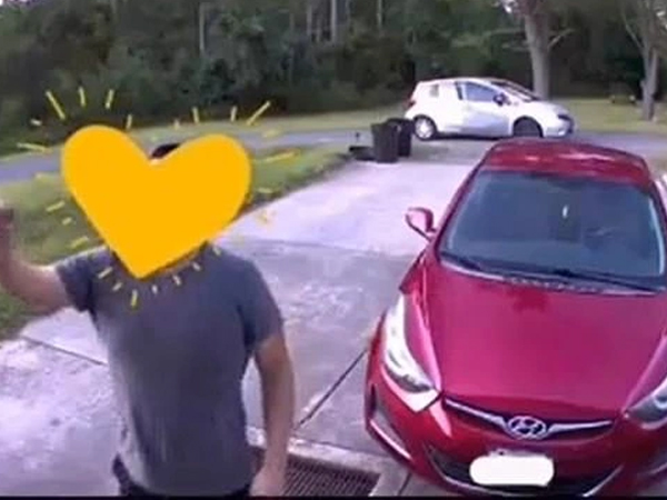 Shipper giao hàng đến còn để lại dãy số bí ẩn trên cửa, cô gái tìm hiểu rồi run rẩy khi biết câu trả lời