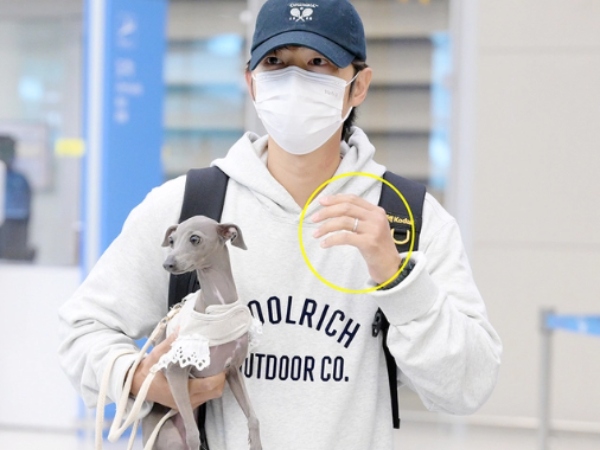 Song Joong Ki một mình trở về Hàn Quốc sau 7 tháng ở Ý chăm vợ và con trai mới chào đời