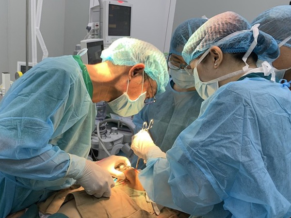 Bé 3 tuổi mắc ung thư lưỡi và những dấu hiệu cảnh báo bệnh, cha mẹ tuyệt đối không được bỏ qua