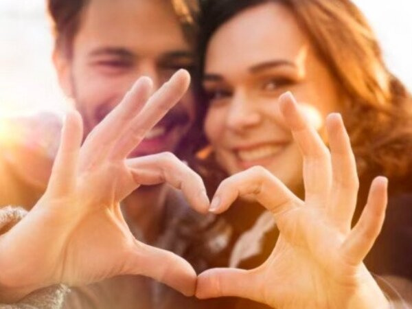 Chồng yếu sinh lý nhưng tối nào cũng đòi gần gũi vợ: Chuyên gia nói gì?