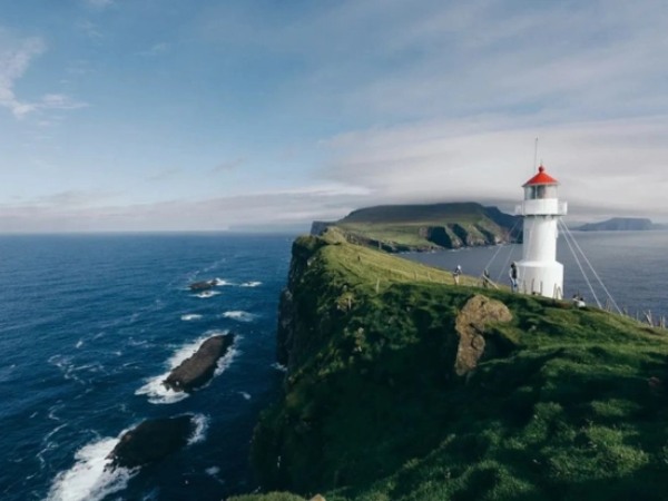 Faroe - quần đảo thiên đường của cừu và những ngôi nhà đầy sắc màu mọc trên cỏ xanh