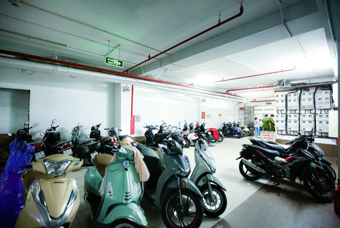 Quận Thanh Xuân yêu cầu di chuyển xe máy, xe đạp điện khỏi tầng 1 chung cư mini