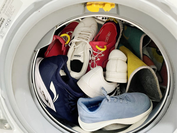 Tuyệt chiêu giặt giày không tốn sức