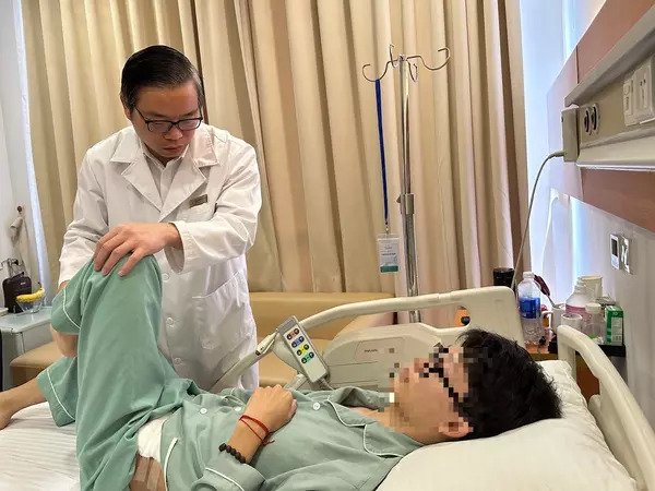 Nam sinh 19 tuổi ở Hà Nội mắc ung thư xương, 6 dấu hiệu cảnh báo bệnh ai cũng nên biết