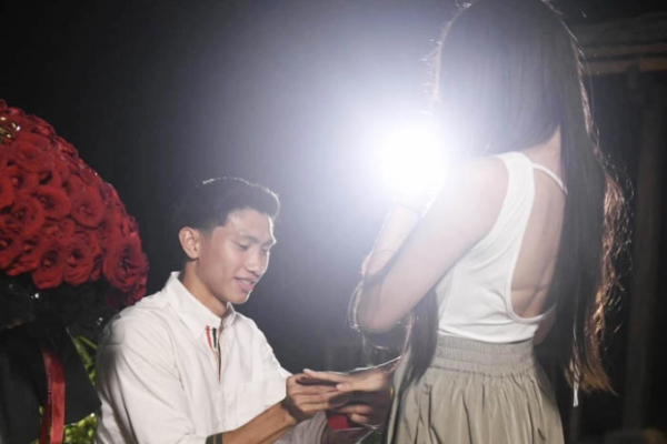 Doãn Hải My nhận xét màn cầu hôn của Văn Hậu, chỉ vài từ mà khiến chàng hạnh phúc khôn tả