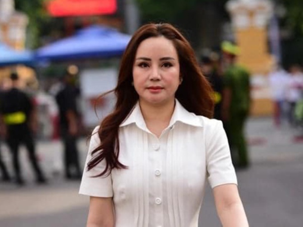 Vy Oanh tại phiên tòa xét xử bà Nguyễn Phương Hằng, nhan sắc khác trên Facebook ra sao?