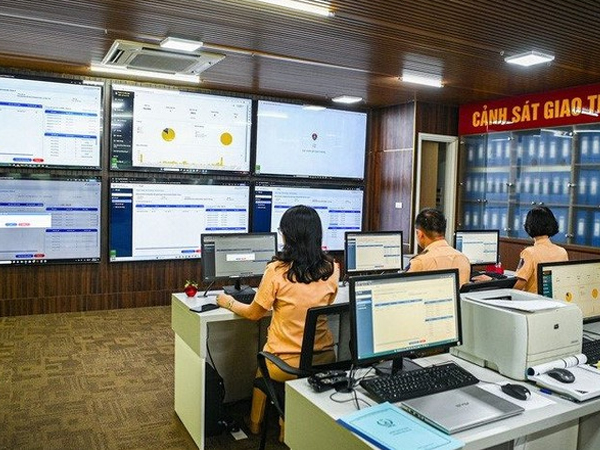 Biển số xe 'ngũ quý 2' trúng đấu giá hơn 600 triệu đồng