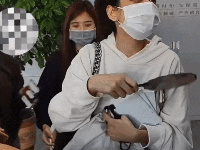 Chi Pu bị quấy rối ở sân bay, fan quốc tế cực kì phẫn nộ