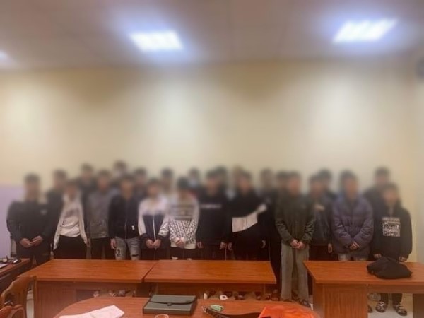 Không mâu thuẫn vẫn cầm dao hỗn chiến