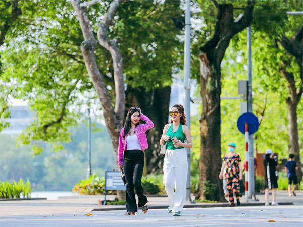 Giữa thu mà nóng như hè, miền Bắc bao giờ mới hạ nhiệt?