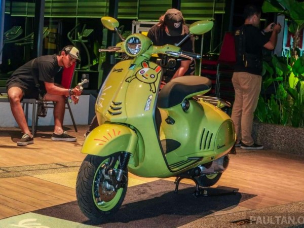 Vespa 946 phiên bản giới hạn 10 Anniversario 2023 giá hơn nửa tỷ đồng ra mắt