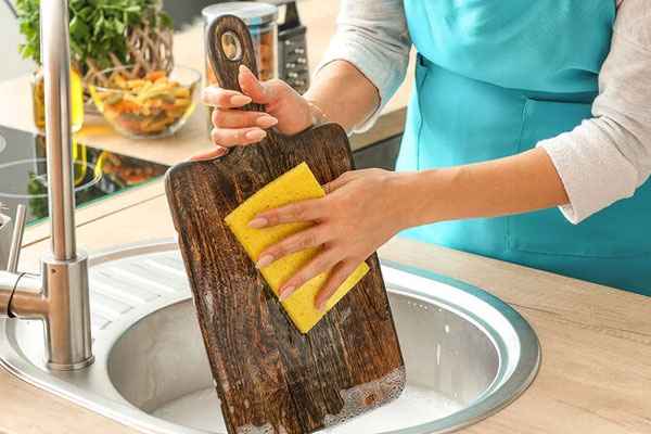 Thớt nhựa hay thớt gỗ tốt cho sức khỏe hơn?