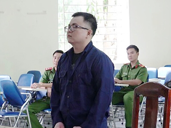 9 năm tù cho người dùng súng đồ chơi cướp tiền ở ngân hàng