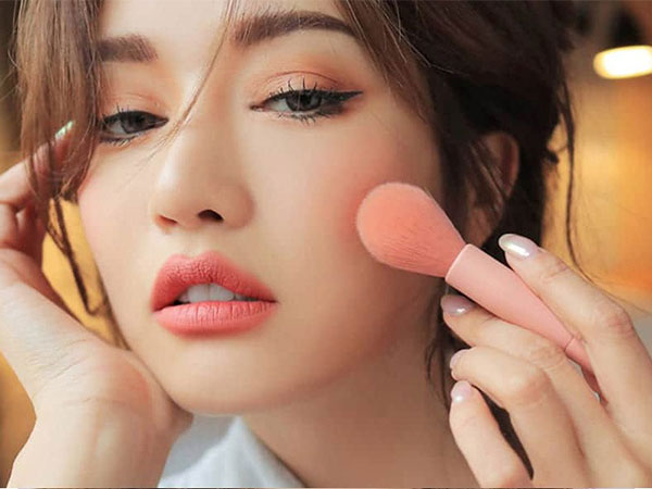 Đâu là thứ tự đúng khi sử dụng các sản phẩm trang điểm?