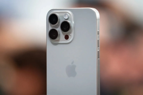 Apple chính thức lên tiếng về chi tiết bí ẩn trong iPhone 15 Pro Max