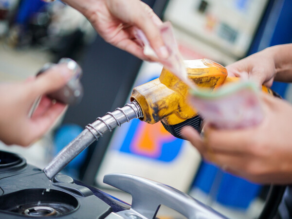 Trăm tỷ Quỹ bình ổn xăng dầu bị chiếm dụng: Phớt lờ cảnh báo, nguy cơ mất trắng