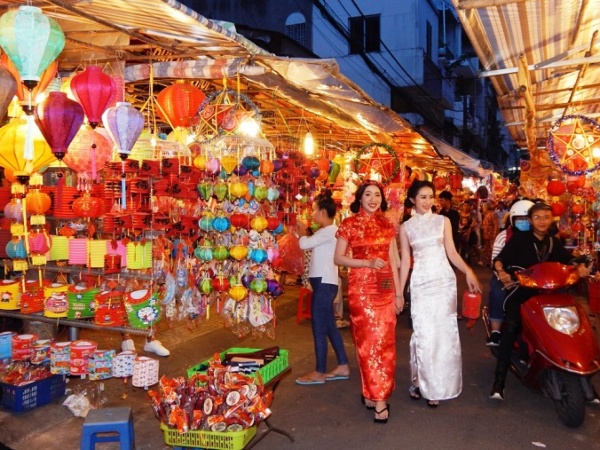Ngoài phố lồng đèn, TPHCM còn có những địa điểm nào để đón trung thu?