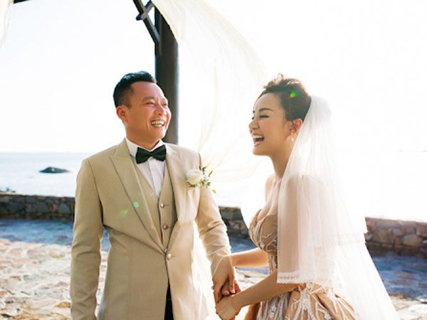 Thân thế 'khủng' chồng doanh nhân đứng sau ca sĩ Vy Oanh, gây choáng với khối tài sản khổng lồ, cưng chiều vợ hết mực