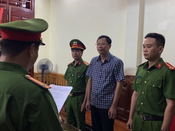 Hiệu trưởng và kế toán ở Thanh Hóa lập khống hồ sơ, chiếm đoạt gần 5 tỷ đồng