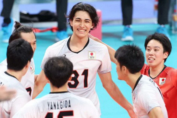 Thêm thông tin về 'nam thần bóng chuyền' cao 1m93 tại ASIAD 19: Từng mặc cảm vì ngoại hình con lai
