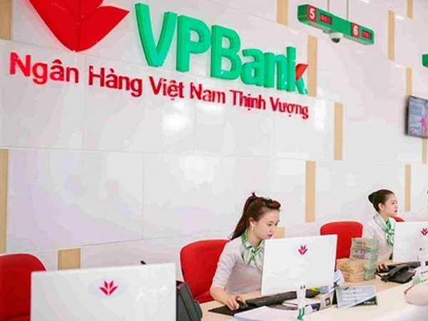 Con trai Chủ tịch HĐQT một ngân hàng chi ngàn tỉ mua cổ phiếu