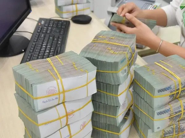 Làm sao để vay tiền trả nợ ngân hàng khác?