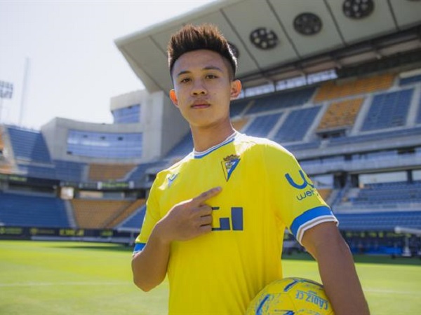 'Xuân Trường đệ nhị' ghi 4 bàn thắng trong buổi đầu tiên tại CLB Tây Ban Nha Cadiz